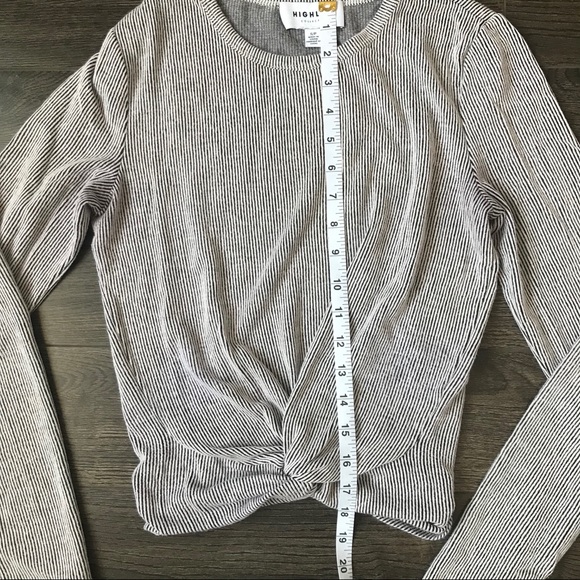 Highline Collective front knot top - Picture 7 of 8